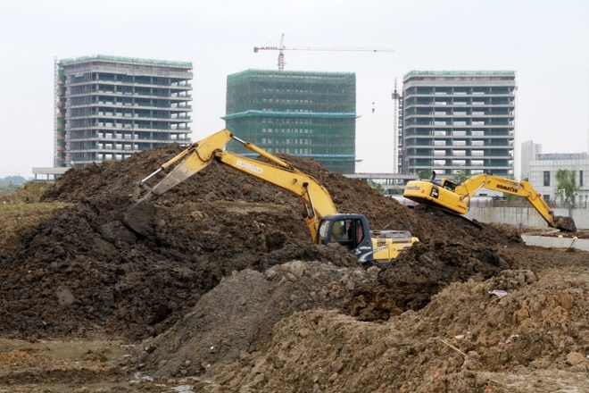 江苏常州,一处房地产开发项目施工现场。2021年以来房地产深度调整冲击土地市场,地方财政愈发吃紧。